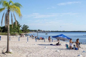 Sea Breeze, Studio 510, Beach steps away!+pool+WiFi